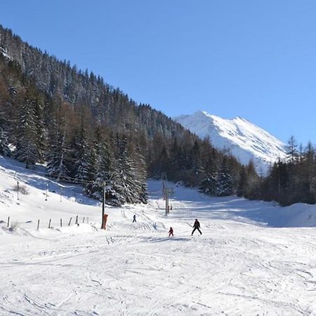 Les Nis Lägenhet Bourg-Saint-Pierre Exteriör bild