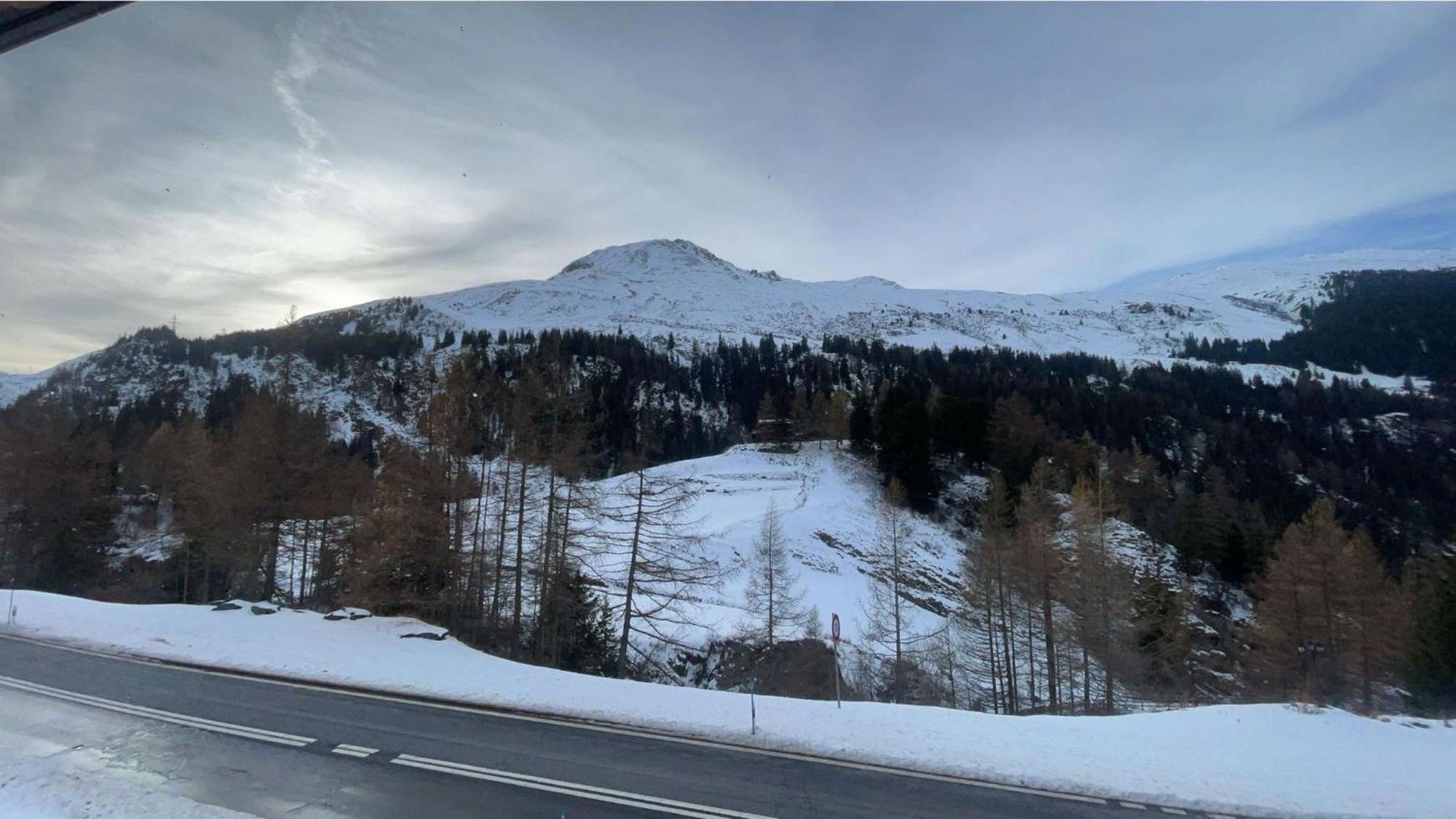 Les Nis Lägenhet Bourg-Saint-Pierre Exteriör bild