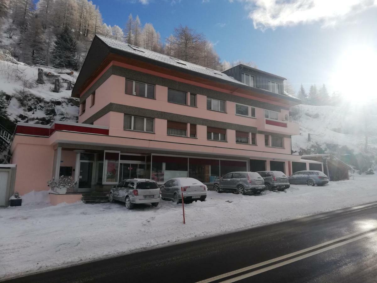 Les Nis Lägenhet Bourg-Saint-Pierre Exteriör bild